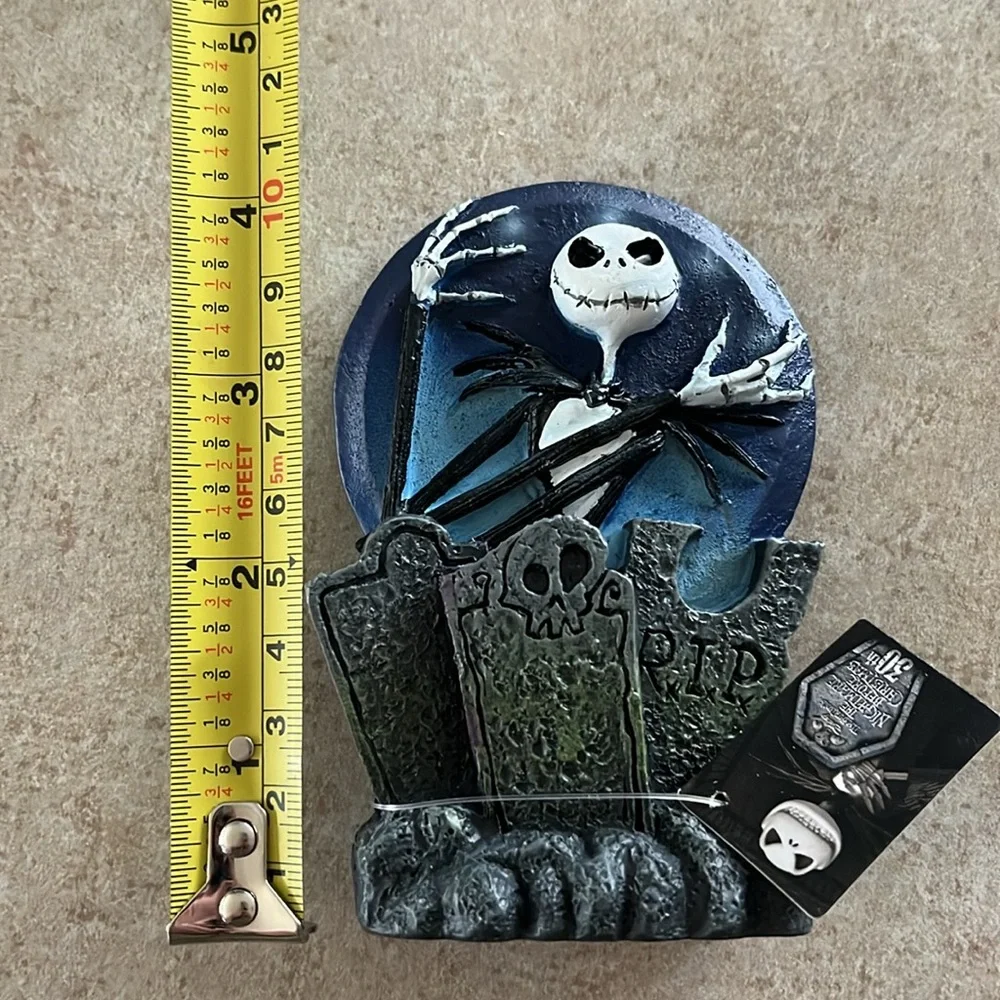 Halloween fish tank decoration
